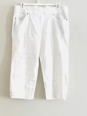 Avenue White Capris Jeans Size 14/16